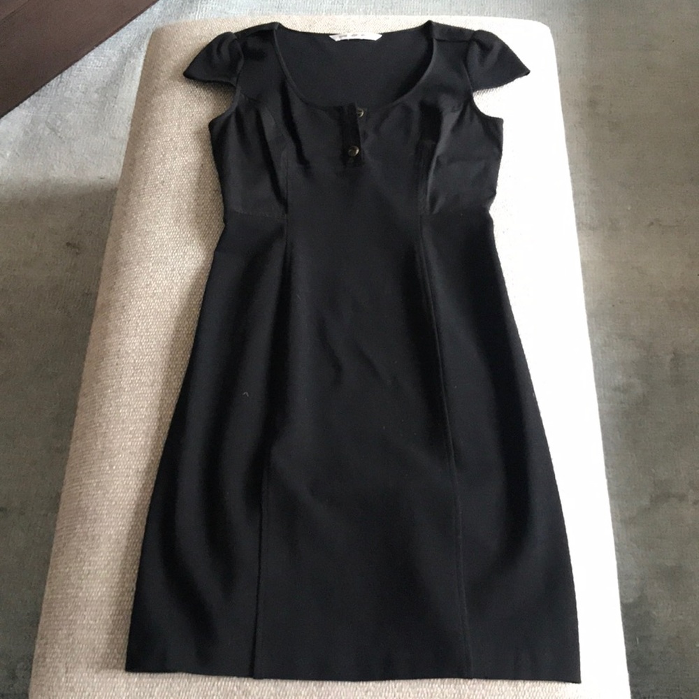 Great DVF little black dress 😍
